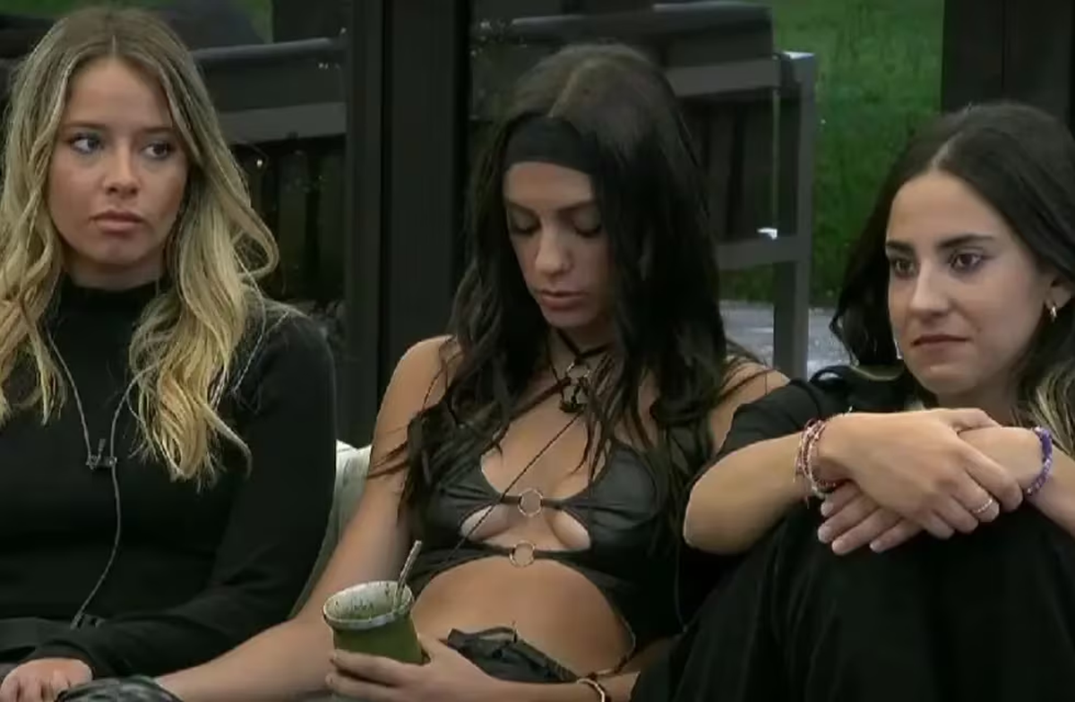 Zoe, Rosina y Lucía: nominadas en Gran Hermano como parte de su sanción. Zoe, Rosina y Lucía: nominadas en Gran Hermano como parte de su sanción.