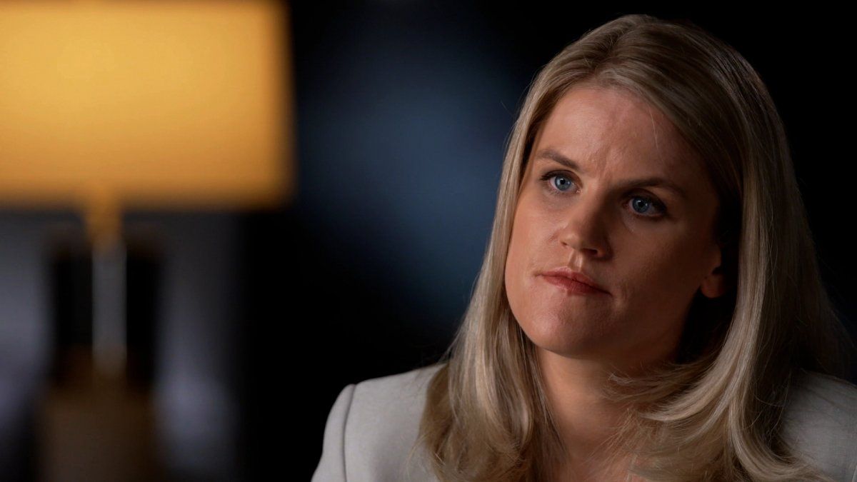 Frances Haugen, quien filtró datos sobre Facebook a 'The Wall Street Journal', habla sobre cómo Facebook prioriza el contenido de odio para su beneficio y desvela información preocupante sobre los algoritmos de la red social.  