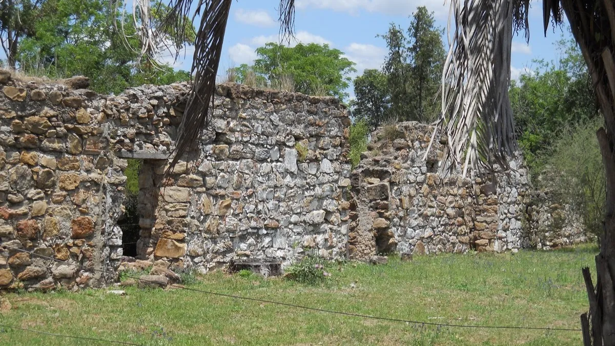 La Calera de Barquín, un asentamiento jesuita con más de 350 años de historia. La Calera de Barquín, un asentamiento jesuita con más de 350 años de historia.