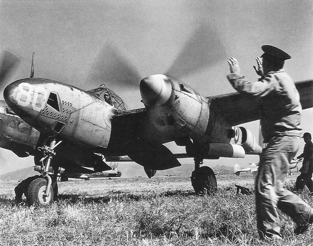 Su última misión de reconocimiento fue para obtener información sobre los movimientos de las tropas alemanas en el valle del Ródano y sus alrededores antes de la invasión Aliada del sur de Francia. El 31 de julio de 1944, a las 8.45 (local), Antoine despegó a bordo de un Lockheed P-38 F5B Lightning (foto) desde una base aérea en Córcega. Jamás regresó, y tenía 44 años.