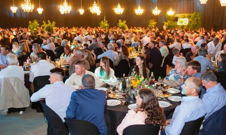 cena del centenario de aut: emocion, reconocimientos y espiritu cooperativo cena del centenario de aut: emocion, reconocimientos y espiritu cooperativo