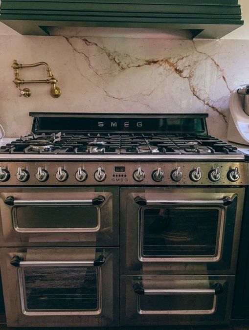 La China Suárez tiene la misma cocina que Wanda Nara.