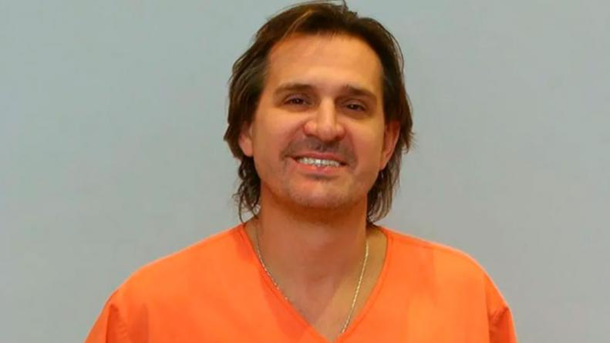 Aníbal Lotocki fue inhabilitado por la Justicia para ejercer la medicina. Aníbal Lotocki fue inhabilitado por la Justicia para ejercer la medicina.