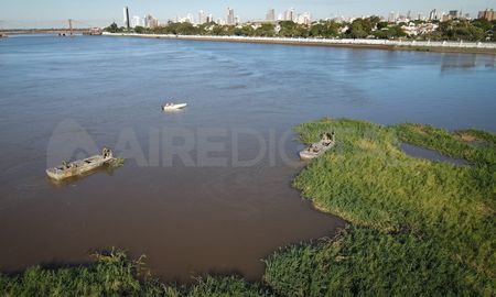 Vegetación en la laguna Setúbal: en una semana concluyen los trabajos previstos. Vegetación en la laguna Setúbal: en una semana concluyen los trabajos previstos.