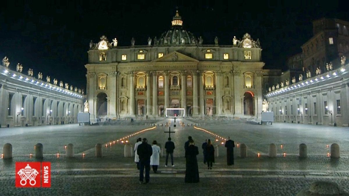 En vivo: el Papa celebra el Vía Crucis en la Plaza de San Pedro