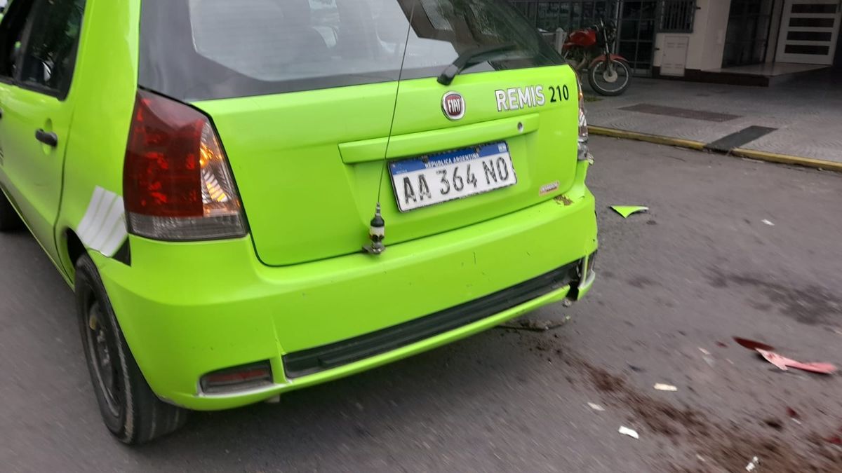 Una remisera fue a buscar el auto a la cochera para iniciar el turno