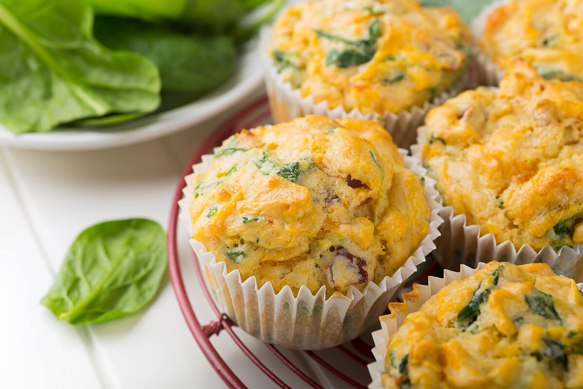 Los muffins de espinaca y pollo son una opción ideal para cocinarle a los más pequeños. Los muffins de espinaca y pollo son una opción ideal para cocinarle a los más pequeños.