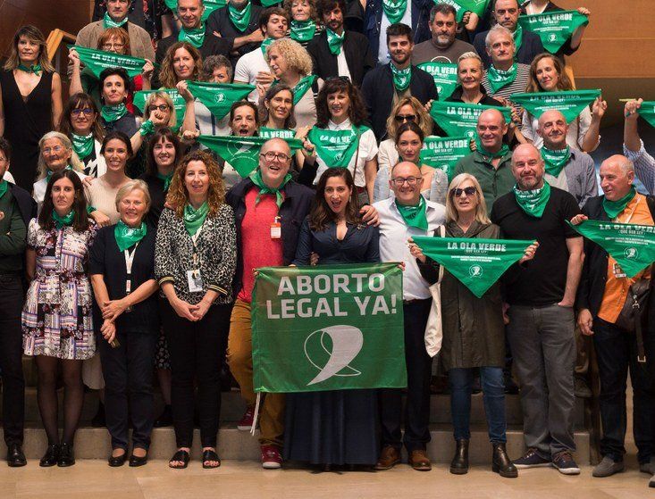 Premiaron en San Sebastián a “La ola verde”, el documental de Juan Solanas sobre la lucha por el aborto legal