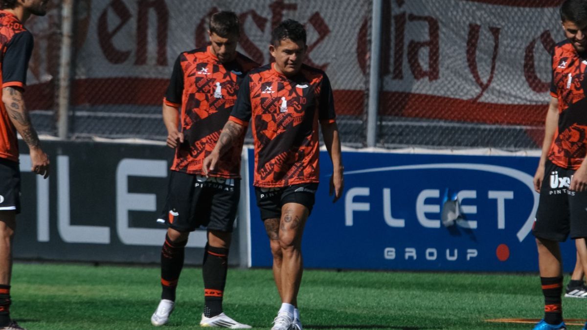 Colón cayó 2 a 0 ante Talleres de Remedios de Escalada y no logró escaparse matemáticamente del descenso.