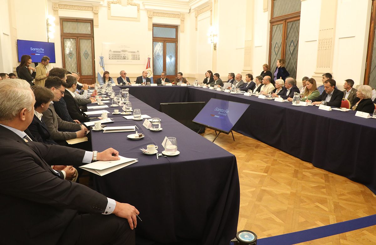 El encuentro se llevó a cabo en el Salón Blanco de Casa de Gobierno.