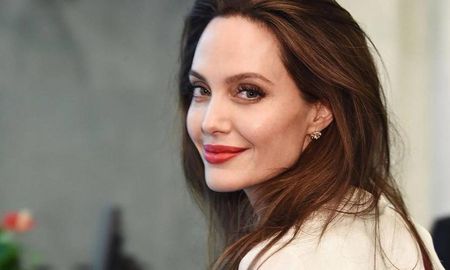 angelina jolie recordo como enfrento la muerte de su madre angelina jolie recordo como enfrento la muerte de su madre