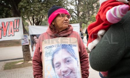 Desde hace un año y medio, familiares y amigos de Mónica Aquino se movilizan para exigir la aparición con vida de la mujer oriunda de Varadero Sarsotti. Desde hace un año y medio, familiares y amigos de Mónica Aquino se movilizan para exigir la aparición con vida de la mujer oriunda de Varadero Sarsotti.