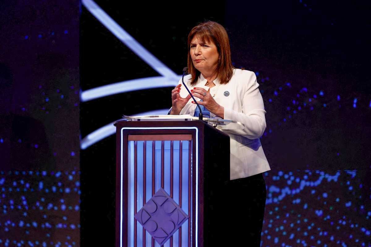 La candidata de Juntos por el Cambio Patricia Bullrich tuvo una deslucida participación en el debate. Massa y Milei ocuparon el centro de la discusión. La candidata de Juntos por el Cambio Patricia Bullrich tuvo una deslucida participación en el debate. Massa y Milei ocuparon el centro de la discusión.