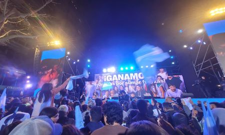 Festejos en el búnker de Fuerza Patria tras las elecciones en Buenos Aires. Festejos en el búnker de Fuerza Patria tras las elecciones en Buenos Aires.