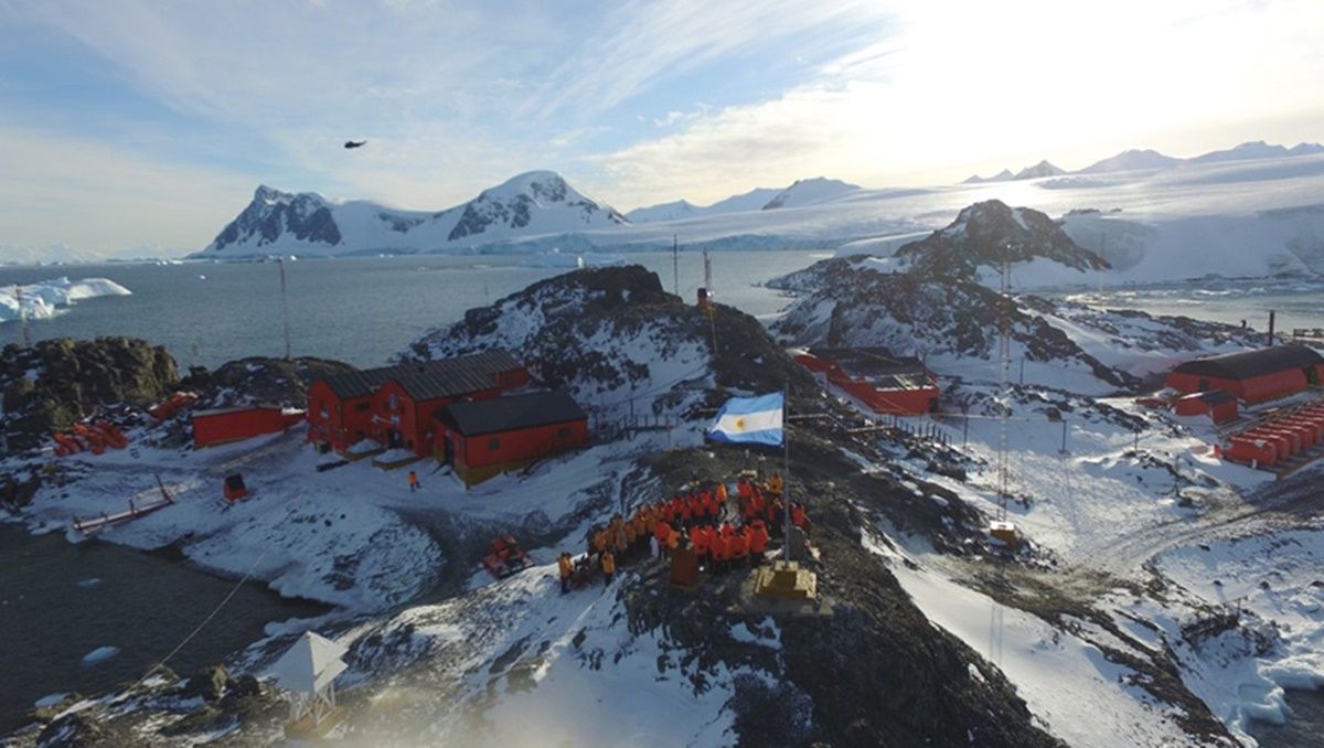 El 22 de febrero se conmemora el inicio de la permanencia ininterrumpida de la Argentina en la Antártida desde 1904.