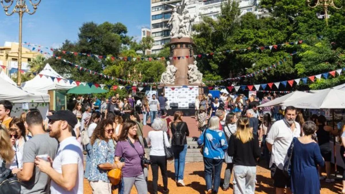 A su vez, la feria no se limita a solo contar con gastronomía, sino que cuenta con un itinerario repleto de actividades culturales pensadas para todo el público. A su vez, la feria no se limita a solo contar con gastronomía, sino que cuenta con un itinerario repleto de actividades culturales pensadas para todo el público.