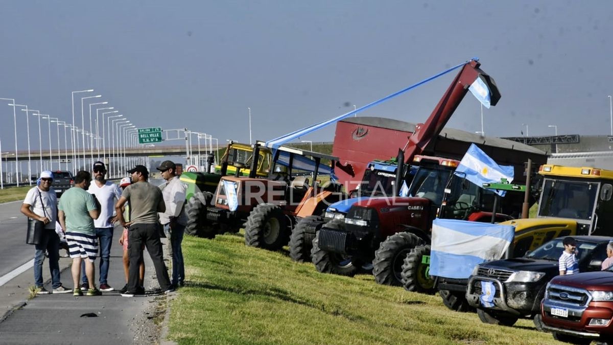 El campo asegura que no puede aguantar más subas de las retenciones.