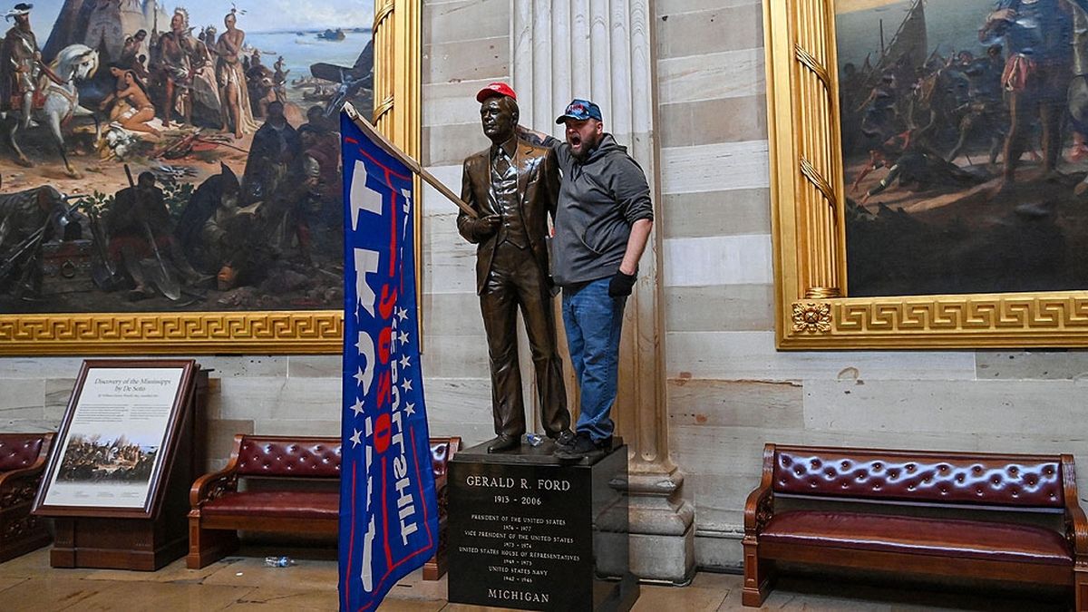 Imágenes de archivo del intento de toma del Capitolio. Imágenes de archivo del intento de toma del Capitolio.