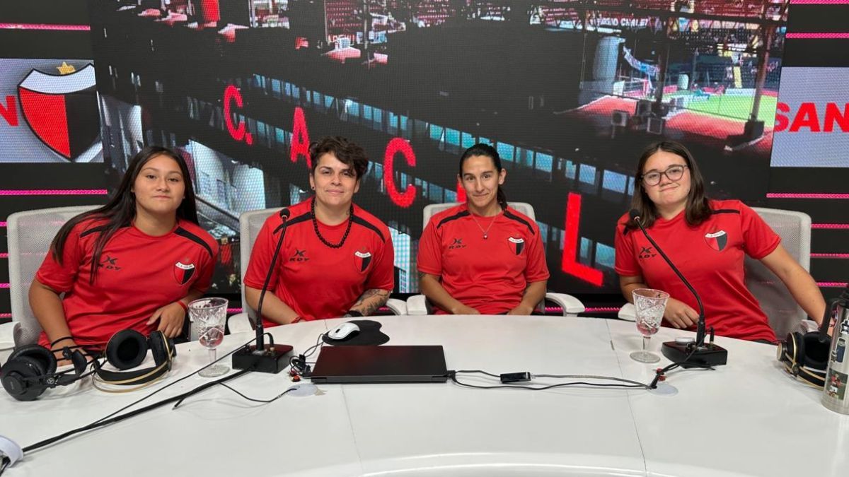 Las jugadoras de Colón visitaron AIRE en la antesala de su primer partido en el Brigadier López.