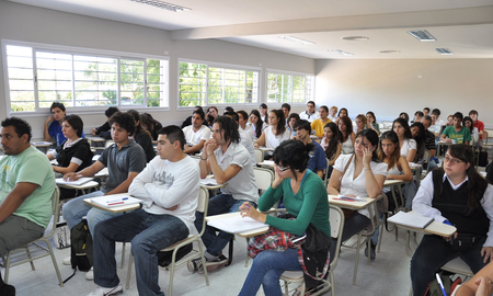 un estudiante fue detenido tras haber amenazado a sus companeros universitarios: van a caer uno por uno un estudiante fue detenido tras haber amenazado a sus companeros universitarios: van a caer uno por uno