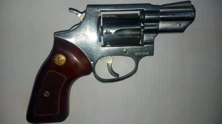 El arma de fuego que estaba en su casa la heredó hace 15 años.