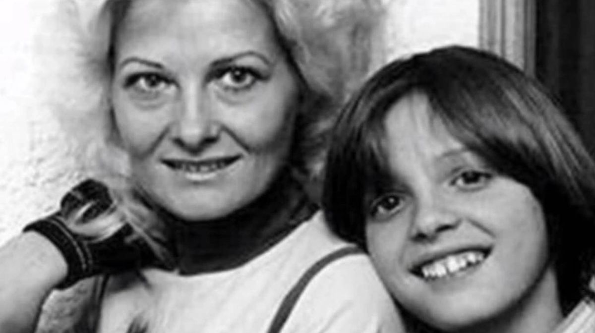 El paradero de Marcela Basteri sigue siendo un tema recurrente entre los fans de Luis Miguel. El paradero de Marcela Basteri sigue siendo un tema recurrente entre los fans de Luis Miguel.