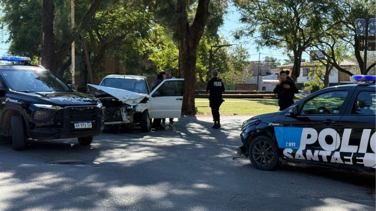 Un fuerte accidente de tránsito se registró este jueves por la tarde en la ciudad de Santa Fe