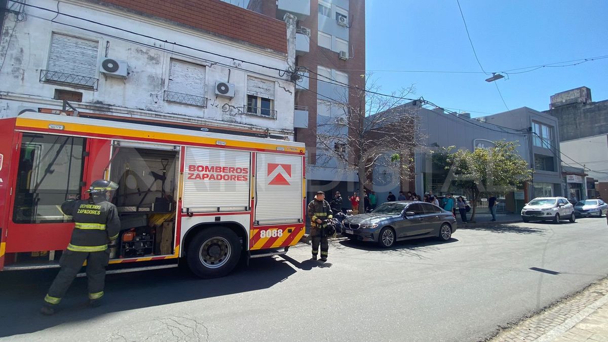 El edificio completo fue evacuado de manera preventiva.