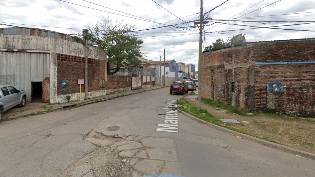 Estás robado: una ladrona le apoyó una faca en la panza a un taxista en Barrio Barranquitas