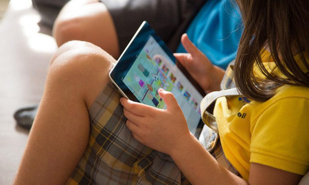 Descubrí cómo gestionar y educar el acceso de menores a contenido riesgoso en internet. Descubrí cómo gestionar y educar el acceso de menores a contenido riesgoso en internet.