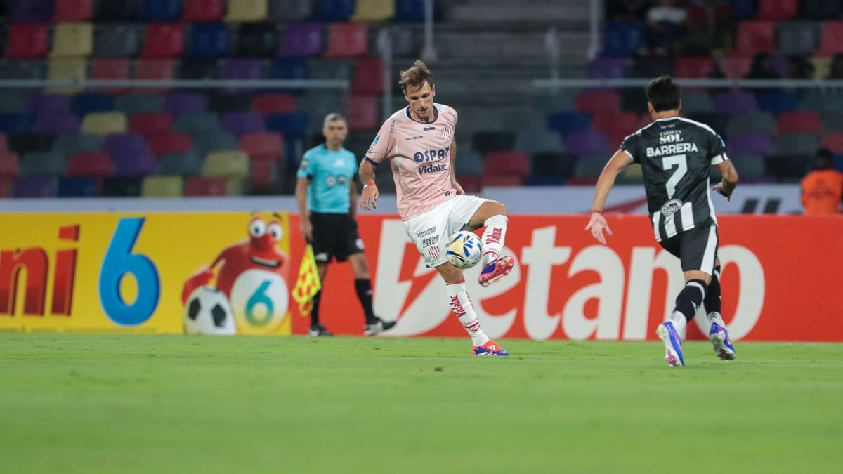 El primer tiempo fue de los más flojo del torneo.