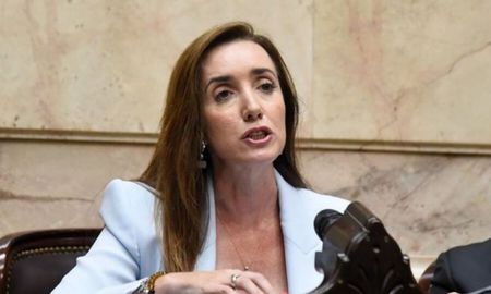 Victoria Villarruel denunció que el acta de defunción de su padre en sanatorio de Rosario es falsa. Victoria Villarruel denunció que el acta de defunción de su padre en sanatorio de Rosario es falsa.