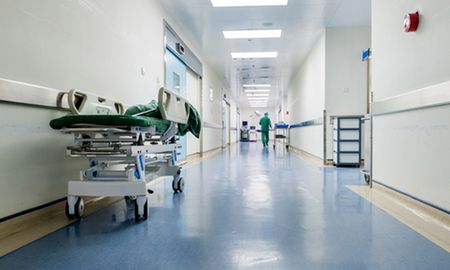 Quién es el “ángel” que paga en secreto las facturas de hospital de los pacientes