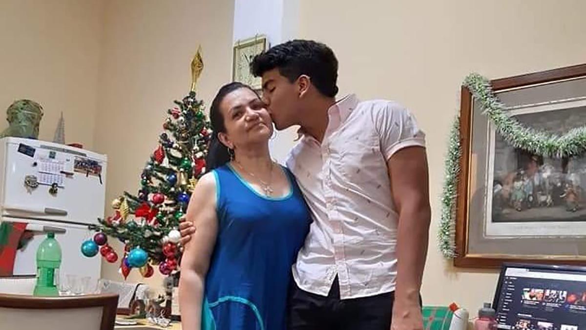 Fernando y su mam&aacute; Graciela