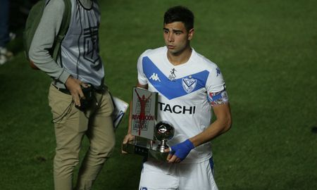 Vélez superó a Central y se llevó la definición de la zona complementaria de la Copa Maradona. Vélez superó a Central y se llevó la definición de la zona complementaria de la Copa Maradona.