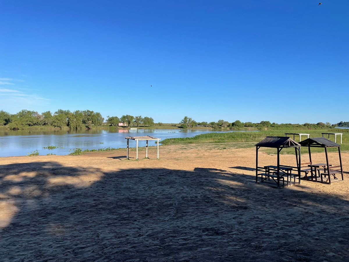 La playa Carancho Triste, en la zona norte de Coronda, en inmediaciones de la cual fue encontrado el cuerpo de María Laura Lafuente. La playa Carancho Triste, en la zona norte de Coronda, en inmediaciones de la cual fue encontrado el cuerpo de María Laura Lafuente.