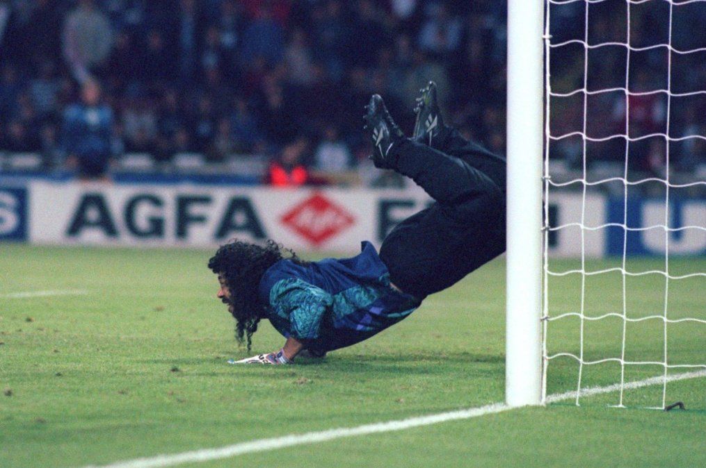 René Higuita y su marca registrada: a 24 años de su primer “escorpión”