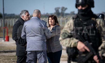 La ministra Patricia Bullrich recorrió, el pasado 1° de julio, las obras de la nueva cárcel federal de Coronda. La ministra Patricia Bullrich recorrió, el pasado 1° de julio, las obras de la nueva cárcel federal de Coronda.