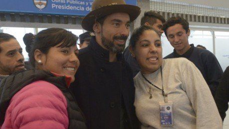 Casamiento Messi: Lavezzi llegó con un llamativo look