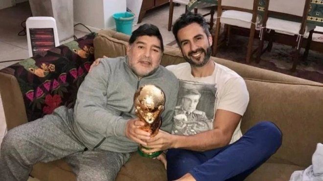 Leopoldo Luque con Maradona.