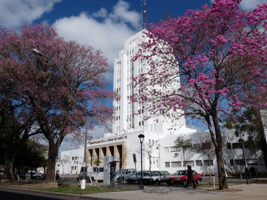 Un empleado municipal fue baleado en la Municipalidad
