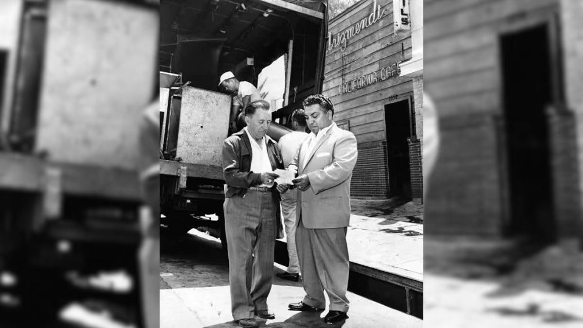 Tras retirarse, Arizmendi sirvió en la Marina de los Estados Unidos durante la Segunda Guerra Mundial y, cuando esta finalizó, fue manager de algunos boxeadores. También administró un bar y restaurante de su propiedad en el Echo Park, en el centro de Los Angeles (foto). El lunes 31 de diciembre de 1962, falleció a los 48 años en el hospital de la Administración de Veteranos de Sawtelle, en los suburbios de la misma ciudad. Tras retirarse, Arizmendi sirvió en la Marina de los Estados Unidos durante la Segunda Guerra Mundial y, cuando esta finalizó, fue manager de algunos boxeadores. También administró un bar y restaurante de su propiedad en el Echo Park, en el centro de Los Angeles (foto). El lunes 31 de diciembre de 1962, falleció a los 48 años en el hospital de la Administración de Veteranos de Sawtelle, en los suburbios de la misma ciudad.