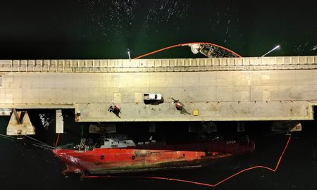 Se hundió un pesquero amarrado al muelle de Puerto Madryn. Se hundió un pesquero amarrado al muelle de Puerto Madryn.