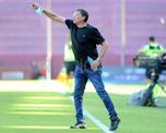 Julio César Falcioni paró el mismo equipo del Club Atlético Colón que empató con Lanús para recibir al Club Atlético Unión por el clásico santafesino. Julio César Falcioni paró el mismo equipo del Club Atlético Colón que empató con Lanús para recibir al Club Atlético Unión por el clásico santafesino.