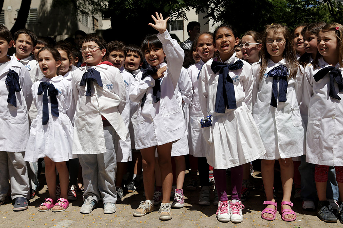 En aquellos casos en los que se llegue al final del año sin nota de aprobación, los alumnos asistirán una semana más a clase.