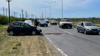 Accidente en Circunvalación oeste: un vehículo volcó y generó demoras en el tránsito