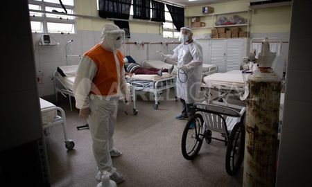 confirmaron poco mas de 700 nuevos casos de covid y 17 muertes en toda la provincia confirmaron poco mas de 700 nuevos casos de covid y 17 muertes en toda la provincia