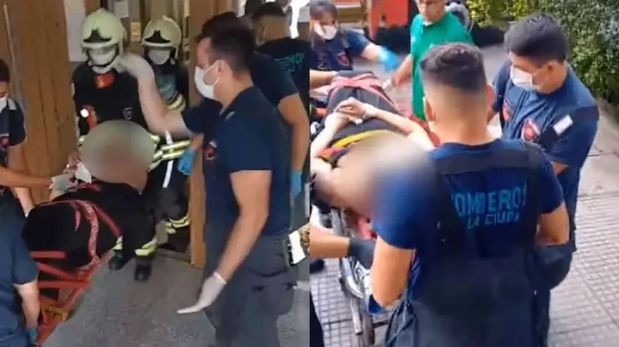 La mujer fue asistida y trasladada al Hospital Pirovano, donde continúa internada hasta tanto se la pueda trasladar a un instituto de salud mental.