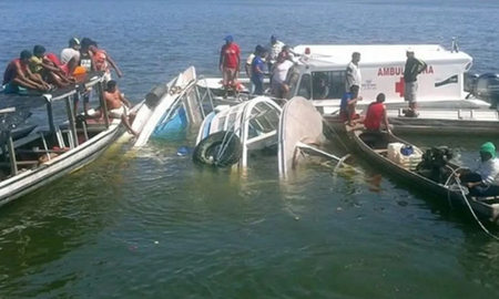 Trágico naufragio en Río de Janeiro: al menos seis muertos y dos desaparecidos Trágico naufragio en Río de Janeiro: al menos seis muertos y dos desaparecidos