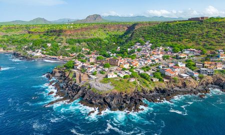 Cabo Verde es un país insular de África con una gran diáspora repartida por el mundo. Cabo Verde es un país insular de África con una gran diáspora repartida por el mundo.